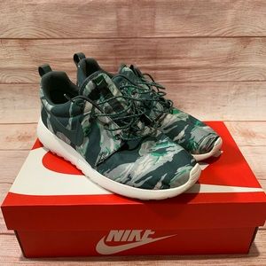 Nike Rosherun GPX Sneakers